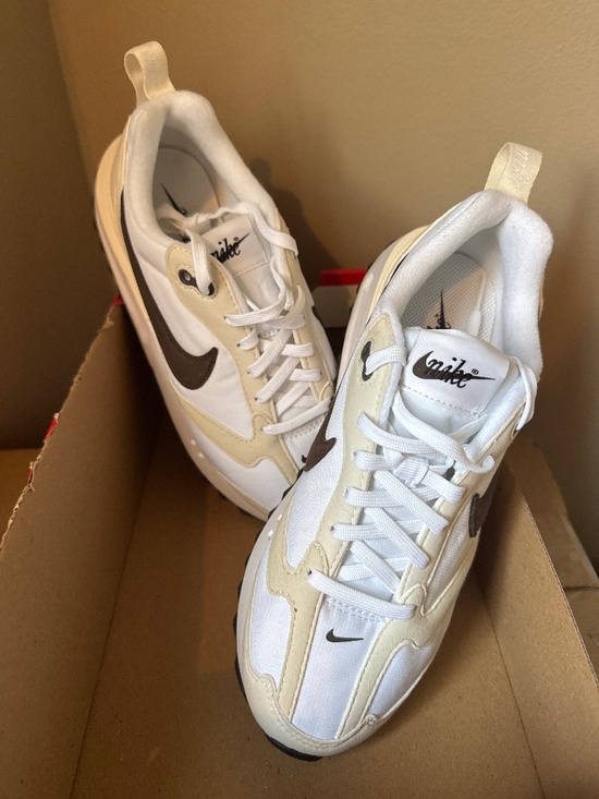 Nike Shoes - Woman’s Air Max Dawn